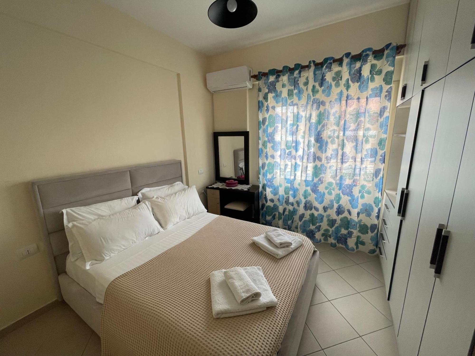 Ioanian Blue Apartament Himare Eksteriør bilde