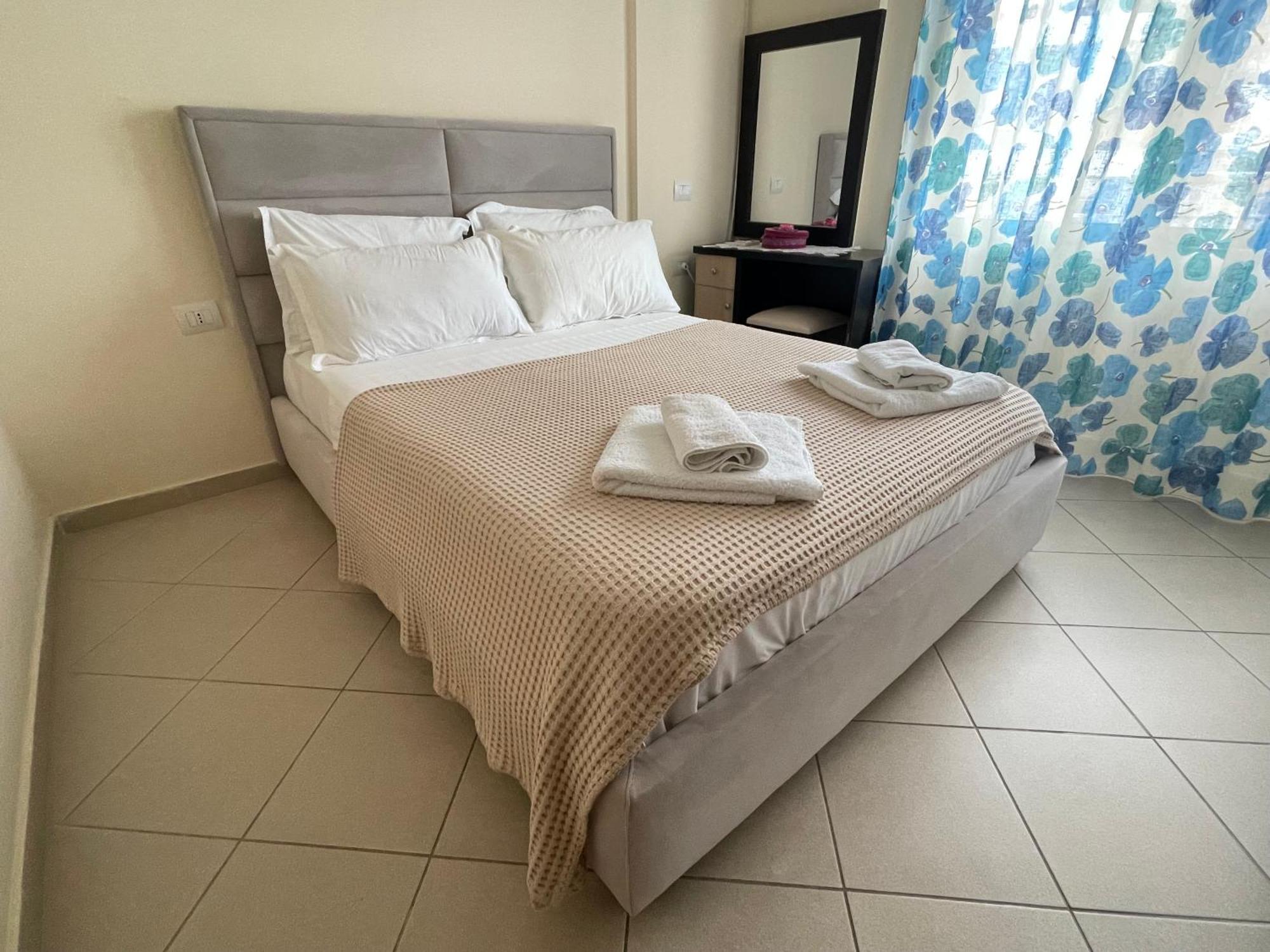 Ioanian Blue Apartament Himare Eksteriør bilde
